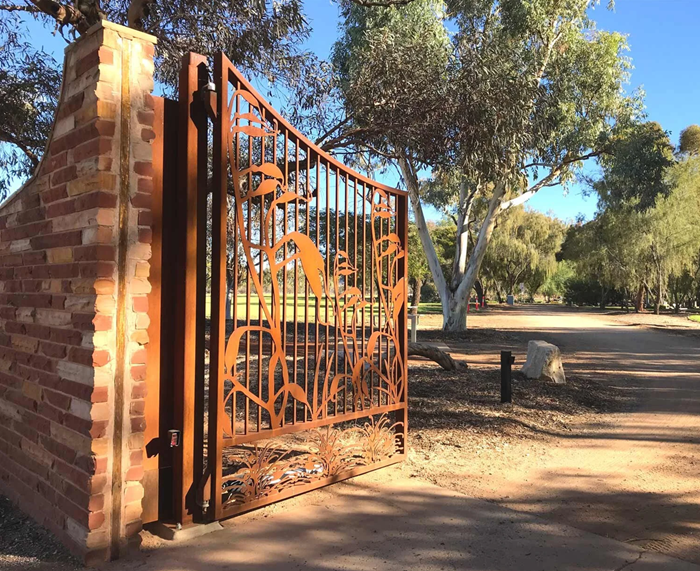 Untyeye (gate)  - Untyeye (gate)_2019_Image 01